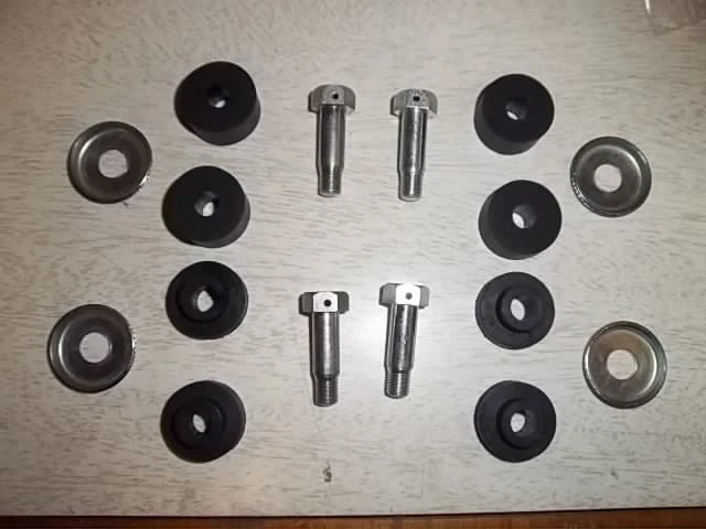 TRIUMPH TANK RUBBER MOUNTING BOLT KIT FOR T140 BONNIE TR7 TSX TSS TR65 71-83 00-0105
