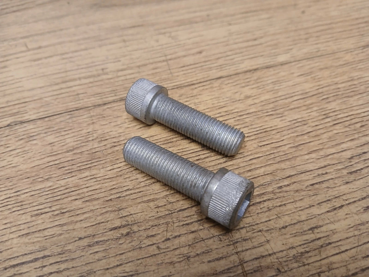 TRIUMPH TR7 T140 BONNEVILLE TSS T160 TOP YOLK STANCHION PINCH BOLT x2- 14-1034