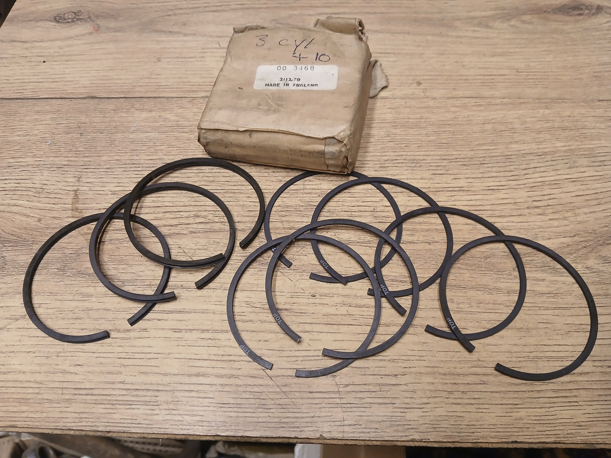NOS TRIUMPH TRIDENT T150 T160 BSA ROCKET 3 +010 PISTON RING SET - R23020/010