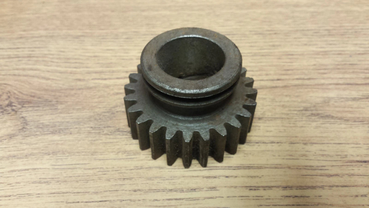 ORIGINAL TRIUMPH UNIT & PRE UNIT 650 4 SPEED 3RD GEAR - 57-0917 T917 - 24T NOS