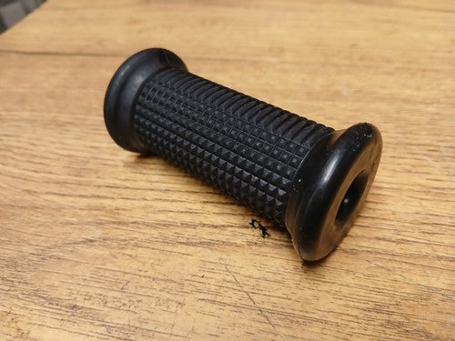 TRIUMPH KICKSTART RUBBER - OPEN END BRITISH TYPE - 57-2330