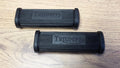 TRIUMPH T120 TR6 PILLION REAR FOOTREST RUBBER WITH LOGO 1958-70 82-1695