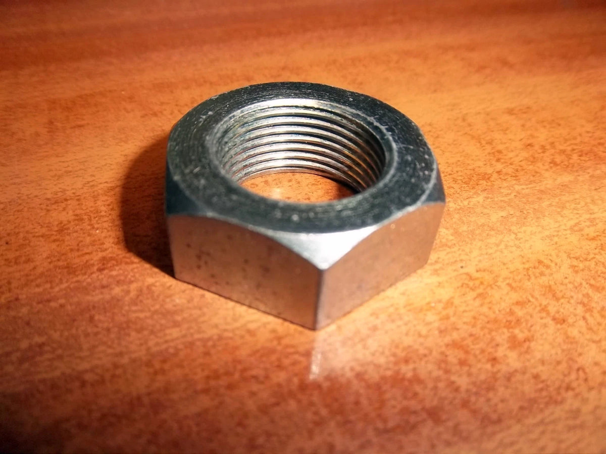 TRIUMPH NON QD REAR WHEEL SPINDLE NUT T120 TR6 BONNIE 1954-68 82-1747