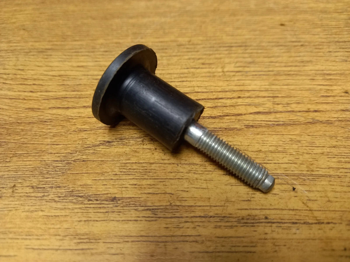 TRIUMPH T150 T160 TRIDENT SIDE PANEL COVER LID KNOB SCREW - 82-9445