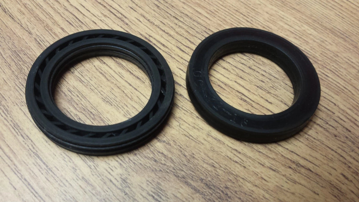 TRIUMPH T140 T160 T150 LONGLIFE FORK OIL SEAL PAIR 97-7079 USA ORIGINAL FITMENT