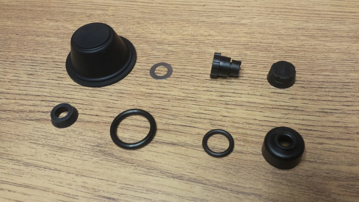 TRIUMPH T140 BONNEVILLE TRIDENT LOCKHEED FRONT MASTER CYLINDER SEAL KIT 99-2768