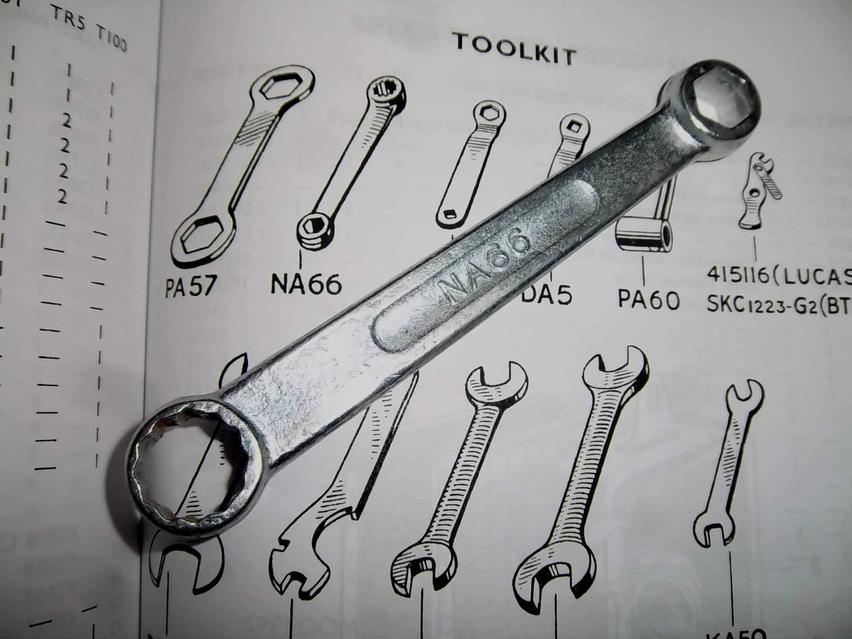 ORIGINAL TRIUMPH TOOLKIT CLOSED DOUBLE ENDED RING SPANNER NA66 NOS
